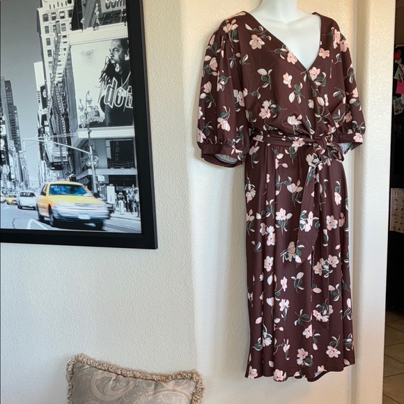 ELOQUII Floral Brown Dress, belted, V neck, short sleeves, flowy skirt. 26 NWT - Picture 1 of 14